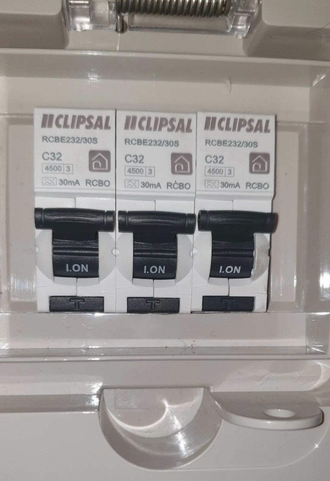 Portable Power board adapter 10 Amp 3 phase 5 pin to 6 x 240v RCBO 10A outlets