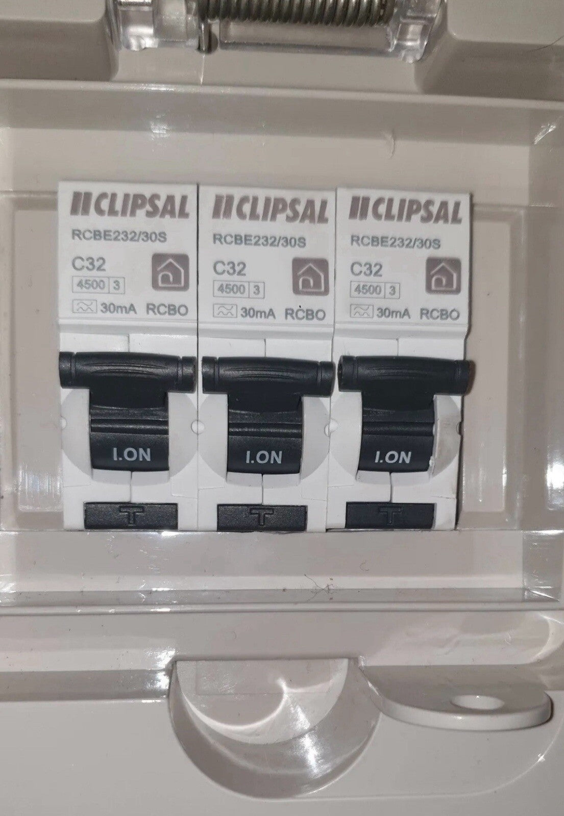 Portable Power board adapter 20 Amp 3 phase 5 pin to 6 x 240v RCBO 15A outlets